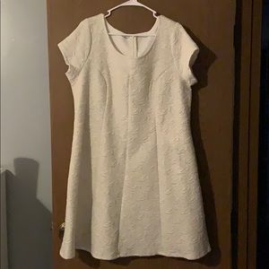 Short sleeve off white dress